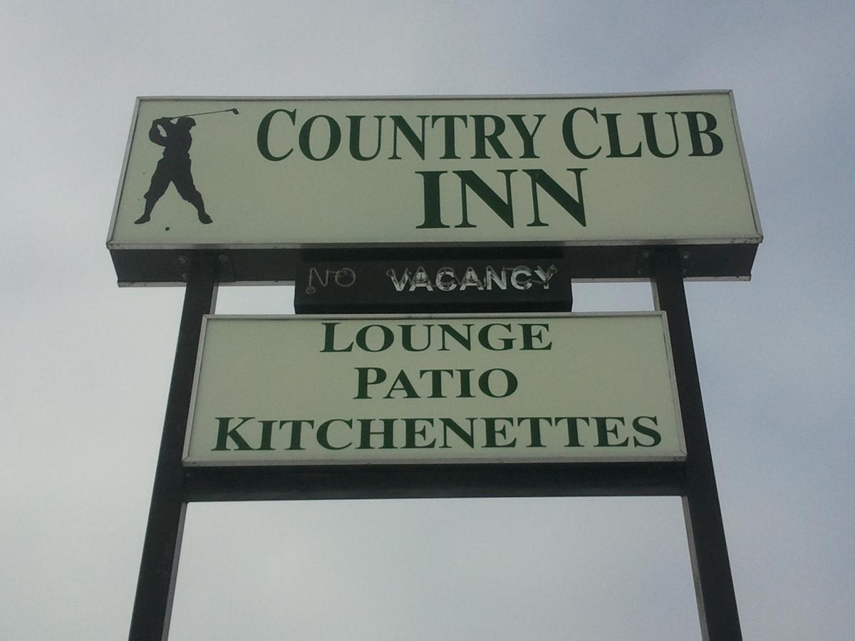 Country Club Inn Lacombe Buitenkant foto